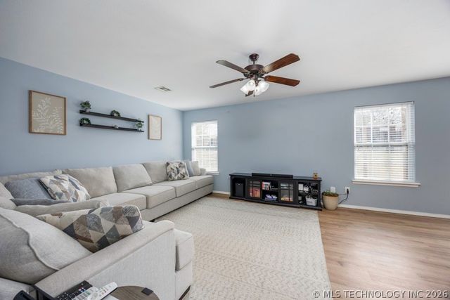 1904 Barnett Place, Bartlesville, OK 74006