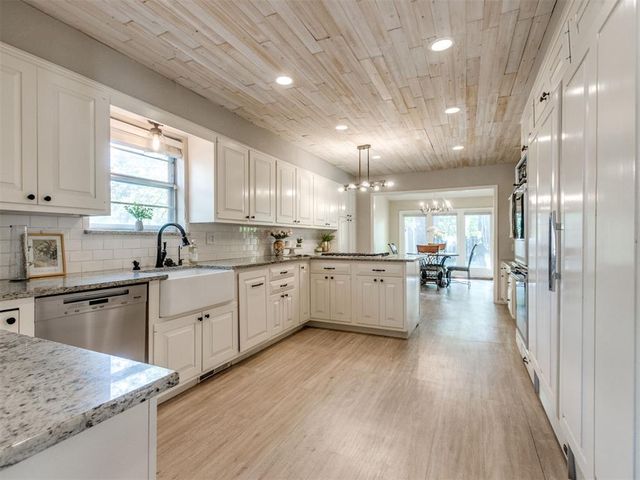 1301 Pine Oak Circle, Edmond, OK 73034