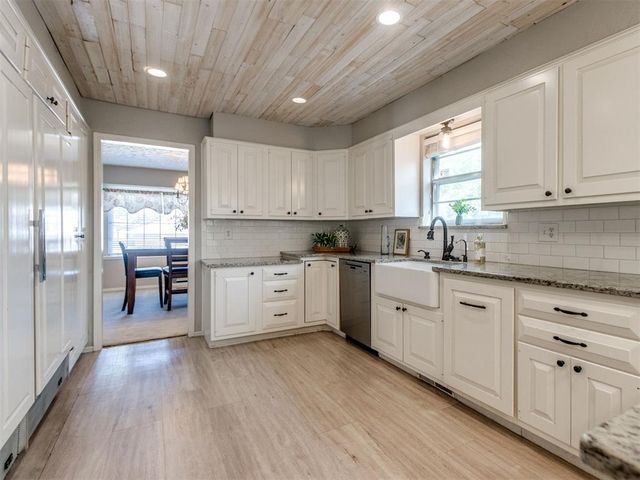 1301 Pine Oak Circle, Edmond, OK 73034