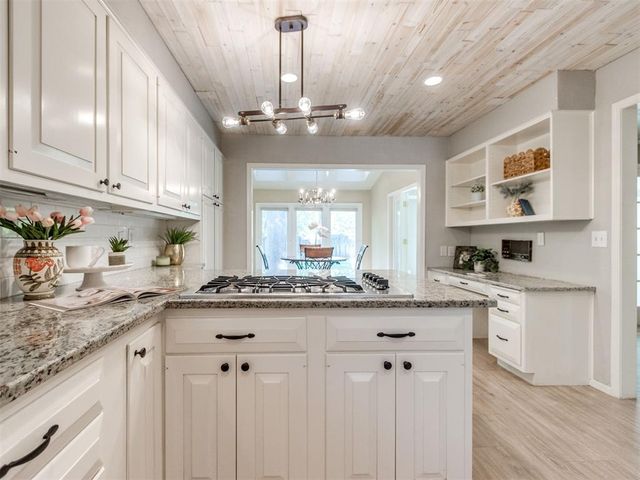 1301 Pine Oak Circle, Edmond, OK 73034