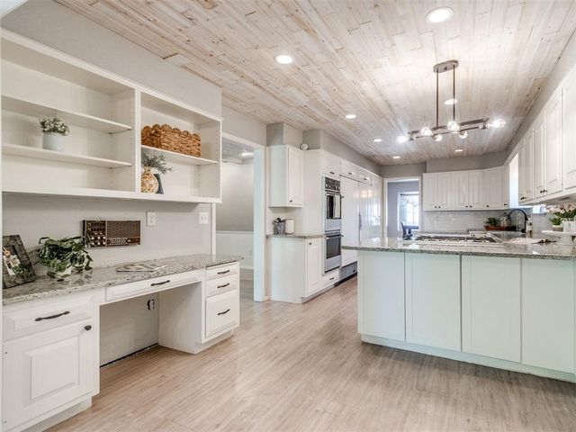 1301 Pine Oak Circle, Edmond, OK 73034
