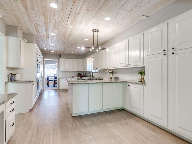 1301 Pine Oak Circle, Edmond, OK 73034
