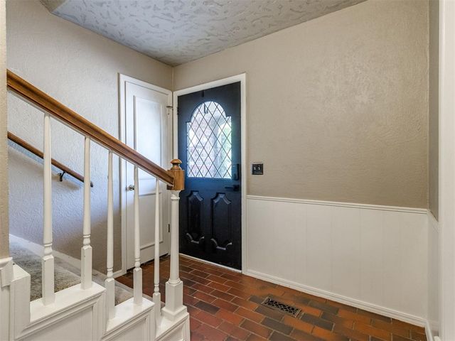 1301 Pine Oak Circle, Edmond, OK 73034
