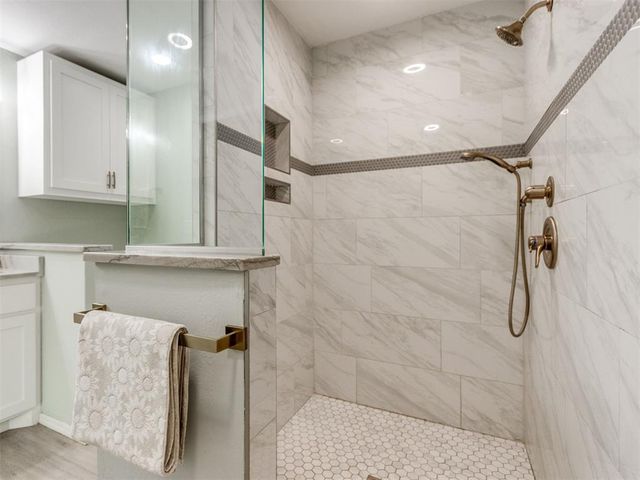 1301 Pine Oak Circle, Edmond, OK 73034
