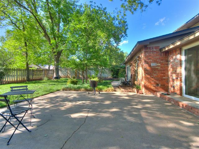 1301 Pine Oak Circle, Edmond, OK 73034