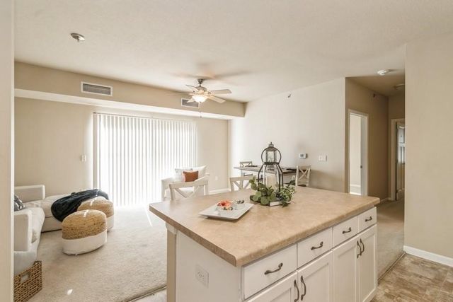 1370 SW Magazine Road 202, Ankeny, IA 50023