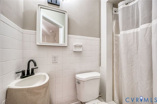 5415 Bloomingdale Ave, Henrico, VA 23228