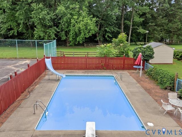 7350 Lexington Dr, Mechanicsville, VA 23111
