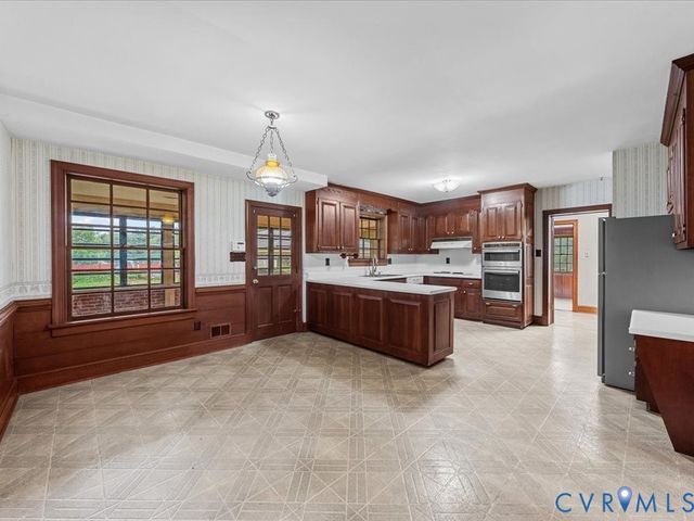 7350 Lexington Dr, Mechanicsville, VA 23111