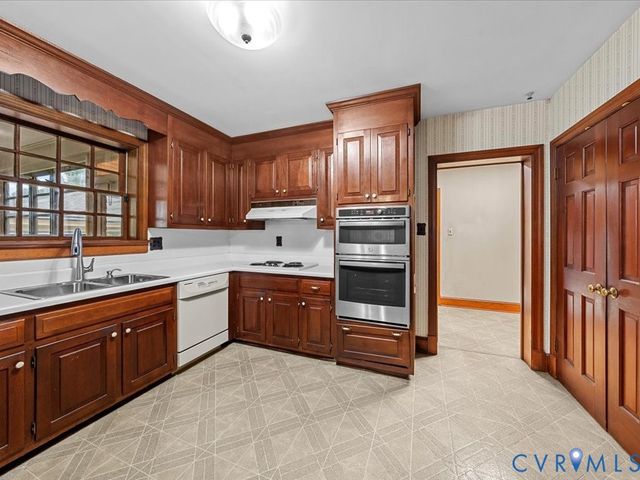 7350 Lexington Dr, Mechanicsville, VA 23111