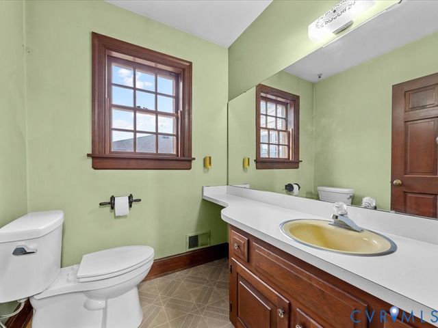 7350 Lexington Dr, Mechanicsville, VA 23111