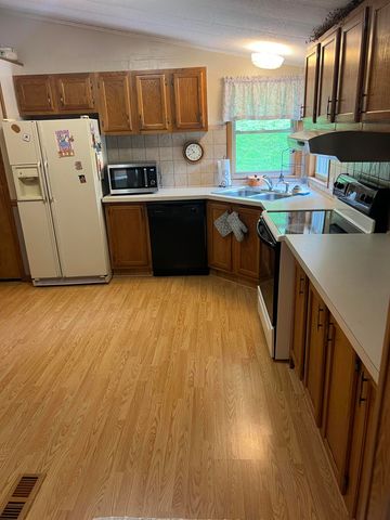 7515 South KY 32, Isonville, KY 41149