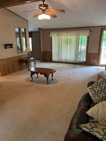 7515 South KY 32, Isonville, KY 41149