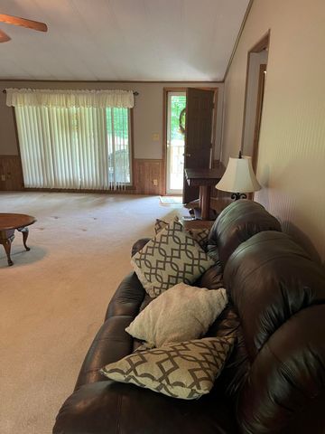 7515 South KY 32, Isonville, KY 41149
