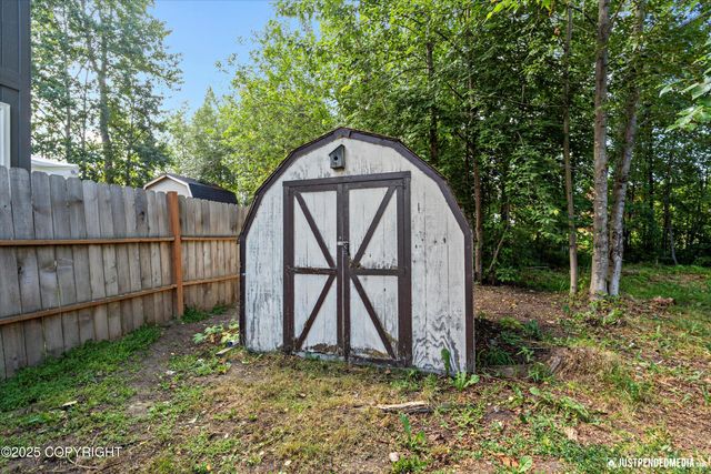 8020 Williwa Avenue, Anchorage, AK 99504