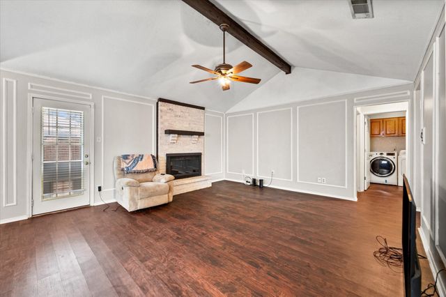 806 Wind Brooke Drive, Arlington, TX 76001