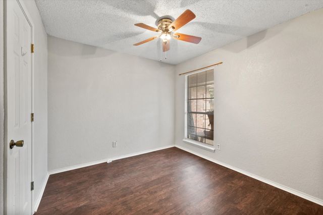 806 Wind Brooke Drive, Arlington, TX 76001