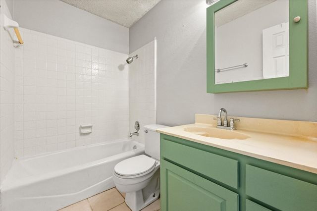 806 Wind Brooke Drive, Arlington, TX 76001