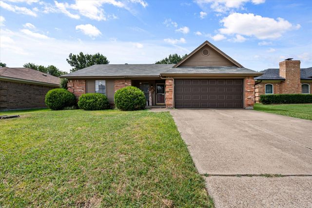 806 Wind Brooke Drive, Arlington, TX 76001