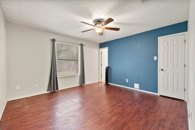 806 Wind Brooke Drive, Arlington, TX 76001