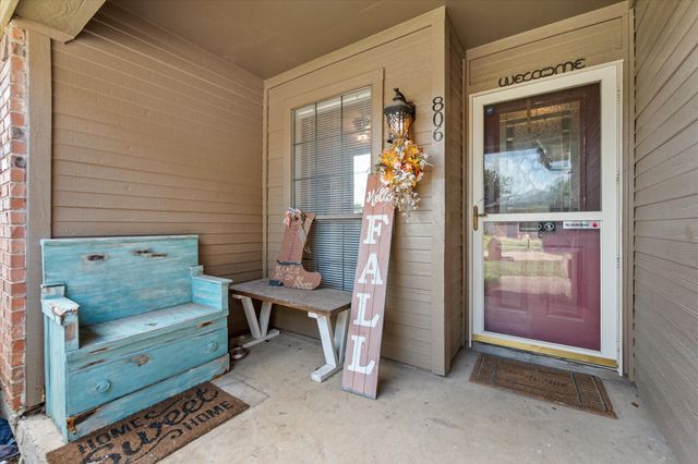 806 Wind Brooke Drive, Arlington, TX 76001