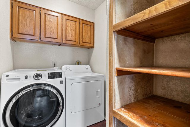 806 Wind Brooke Drive, Arlington, TX 76001