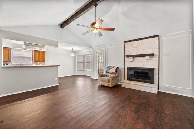806 Wind Brooke Drive, Arlington, TX 76001