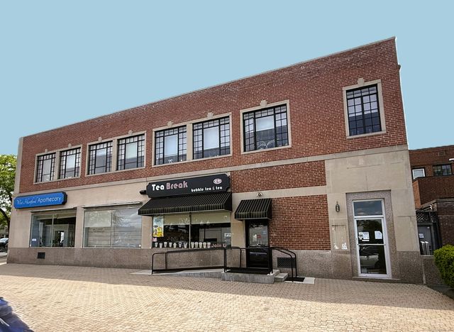 994 Farmington Avenue, West Hartford, CT 06107