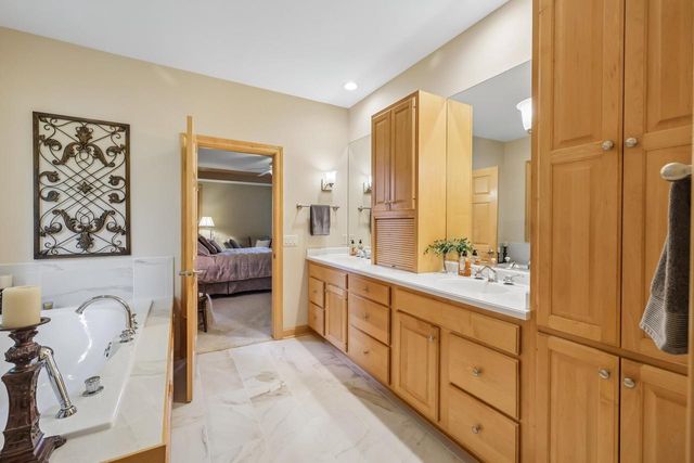 1805 Autumn Hill Drive, Verona, WI 53593
