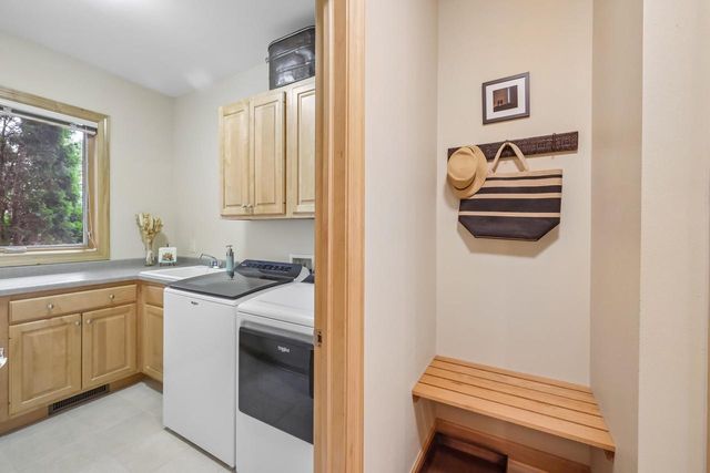 1805 Autumn Hill Drive, Verona, WI 53593