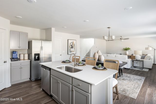 623 S Squires Run Lane, Richlands, NC 28574