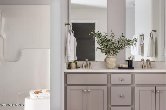 623 S Squires Run Lane, Richlands, NC 28574