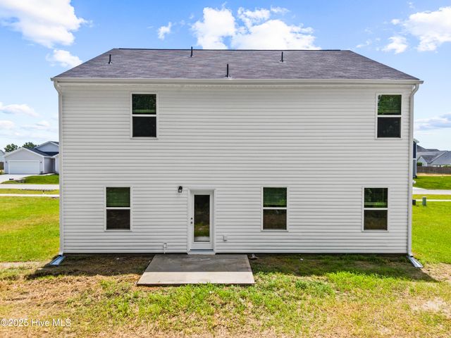 623 S Squires Run Lane, Richlands, NC 28574