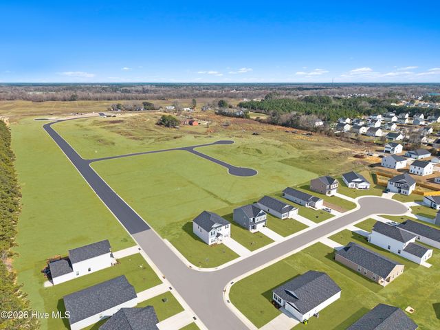 623 S Squires Run Lane, Richlands, NC 28574