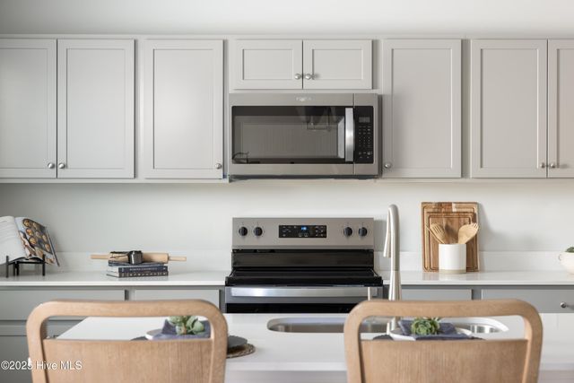 623 S Squires Run Lane, Richlands, NC 28574