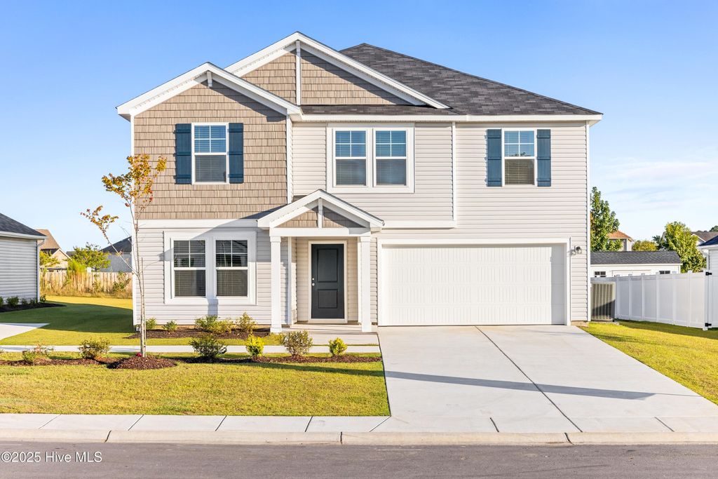 623 S Squires Run Lane, Richlands, NC 28574