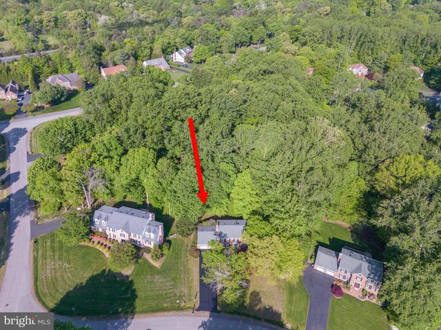 7706 LAKELOFT CT, Fairfax Station, VA 22039