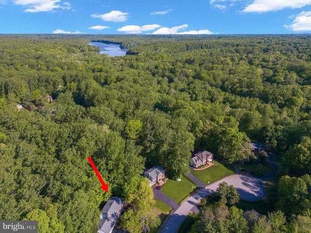 7706 LAKELOFT CT, Fairfax Station, VA 22039