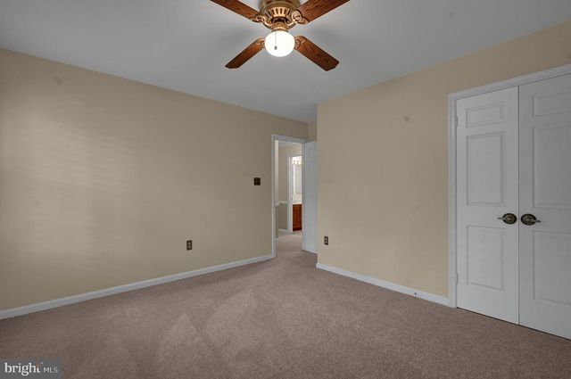 7706 LAKELOFT CT, Fairfax Station, VA 22039