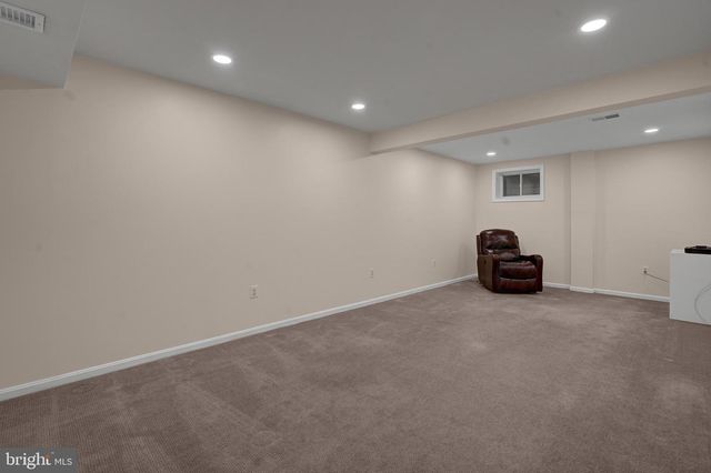 7706 LAKELOFT CT, Fairfax Station, VA 22039