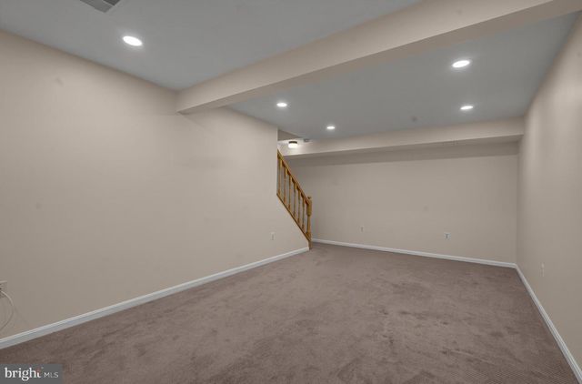 7706 LAKELOFT CT, Fairfax Station, VA 22039