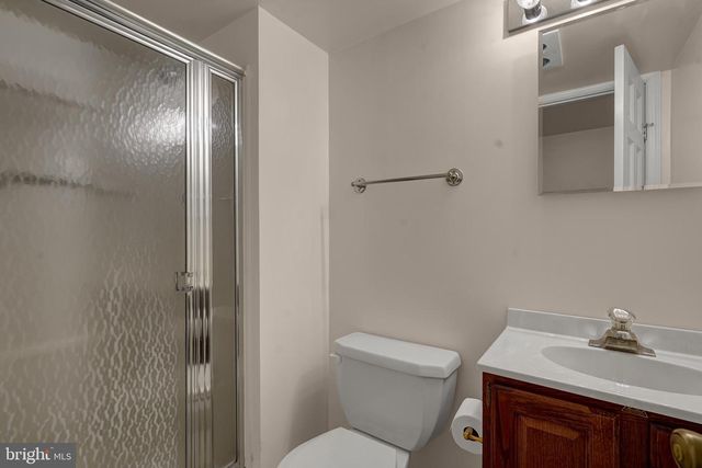 7706 LAKELOFT CT, Fairfax Station, VA 22039