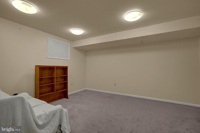 7706 LAKELOFT CT, Fairfax Station, VA 22039