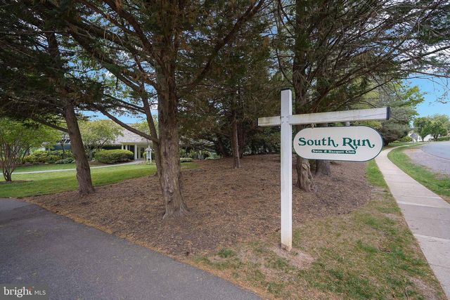 7706 LAKELOFT CT, Fairfax Station, VA 22039
