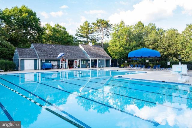 7706 LAKELOFT CT, Fairfax Station, VA 22039