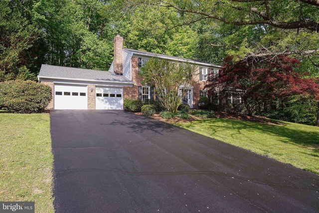 7706 LAKELOFT CT, Fairfax Station, VA 22039