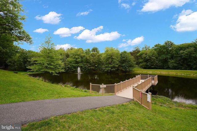 7706 LAKELOFT CT, Fairfax Station, VA 22039