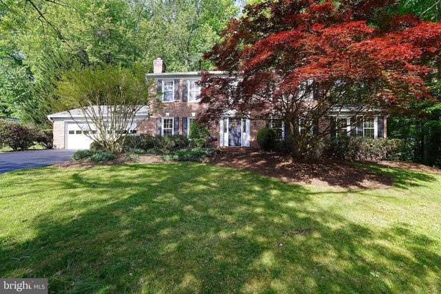 7706 LAKELOFT CT, Fairfax Station, VA 22039