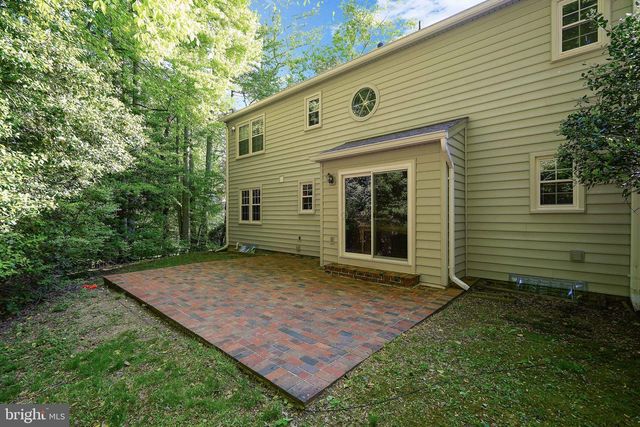 7706 LAKELOFT CT, Fairfax Station, VA 22039