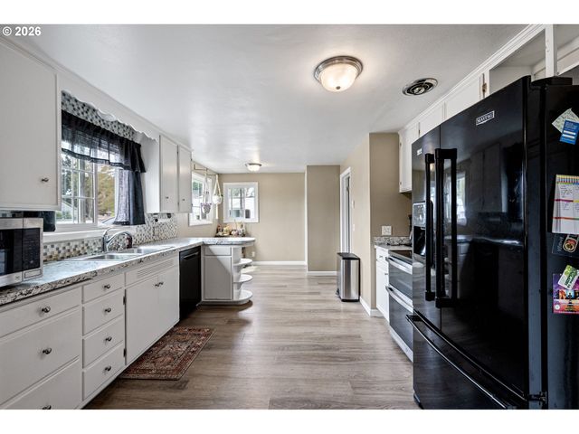 4027 CONCORD St, Eugene, OR 97402